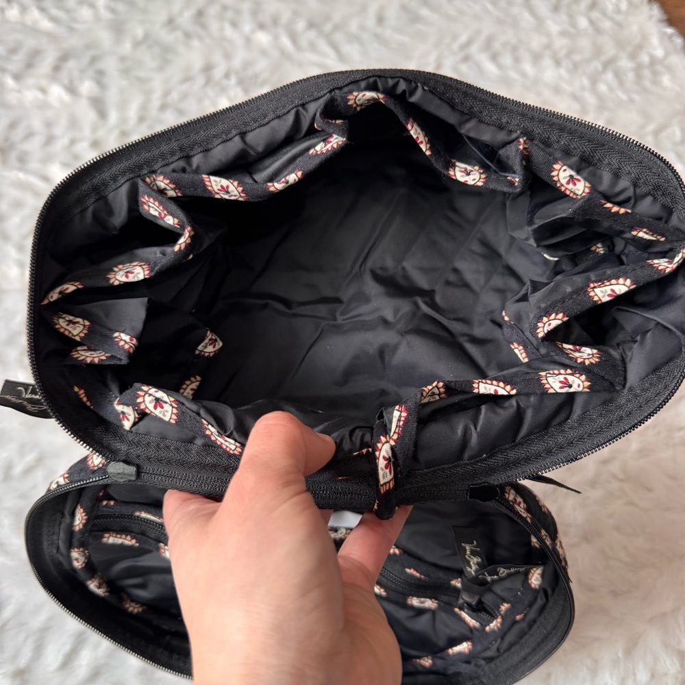 Vera Bradley Black Red Quilted Oval Travel Cosmetic Bag Retired Print - Picture 7 of 7